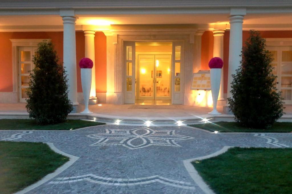 Regina di Saba - Hotel Villa per ricevimenti Grottaminarda Esterno foto
